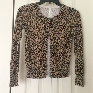 Cute leopard girls sweater.